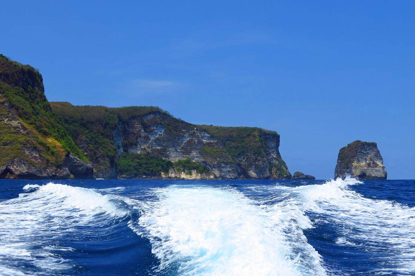 Nusa Penida, odjíždíme a počasí už je pěkné