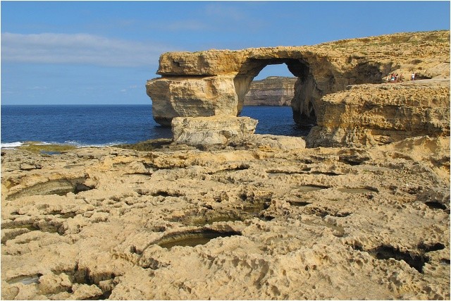 Oblouk Azure Window blízko Blue Hole a Inland Sea