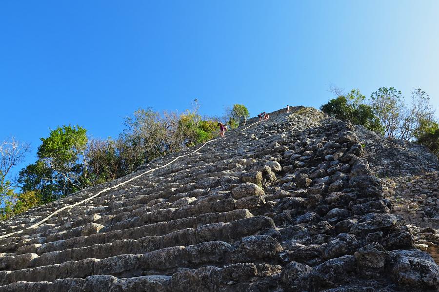 Mexiko, Cobá, pyramida Nohoch Mul